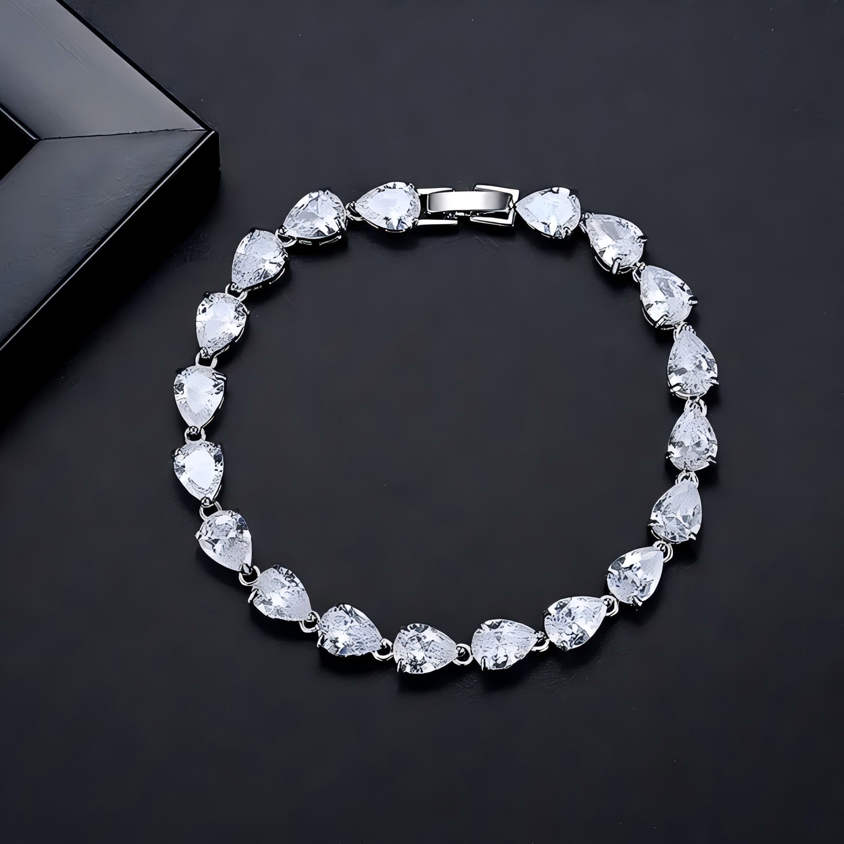 Lumisse Teardrop Bracelet